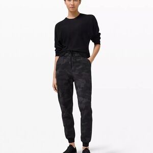 LULULEMON STRETCH HIGH RISE JOGGER SIZE 8!